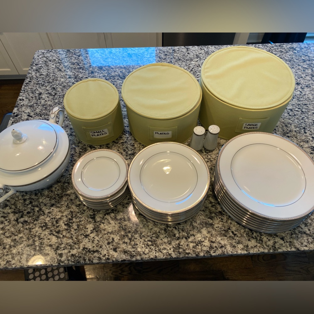Grand Buffet platinum by Charter Club dishes